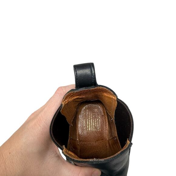 Frye Sabrina Chelsea Boot Chunky Black Leather Block Heel Vibram Sole Womens 8? - Picture 6 of 8